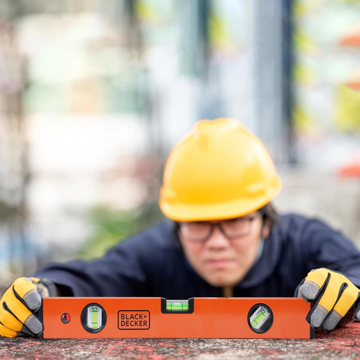 BLACK+DECKER Aluminium Box Beam Level heavy-duty design for stable measurements