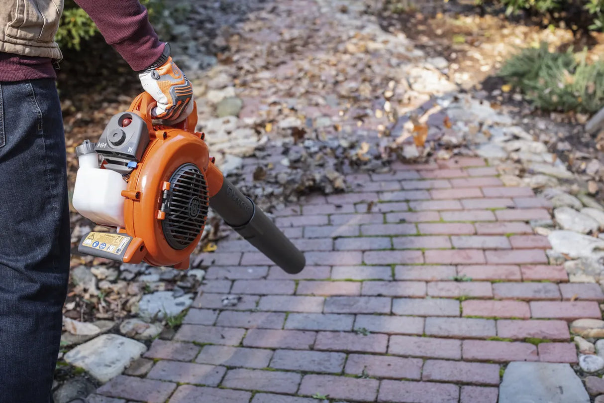 Husqvarna 125B Leaf Blower