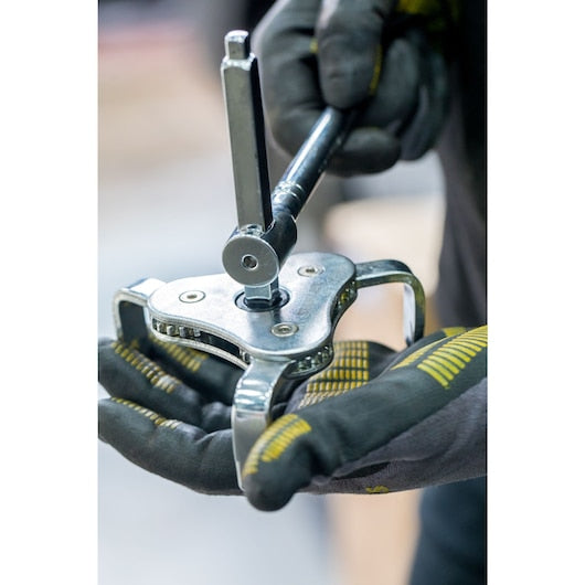 Stanley Self‑Gripping Oil Filter Wrench