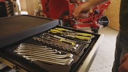 Stanley 27" 7 Drawer Metal Roller Cabinet