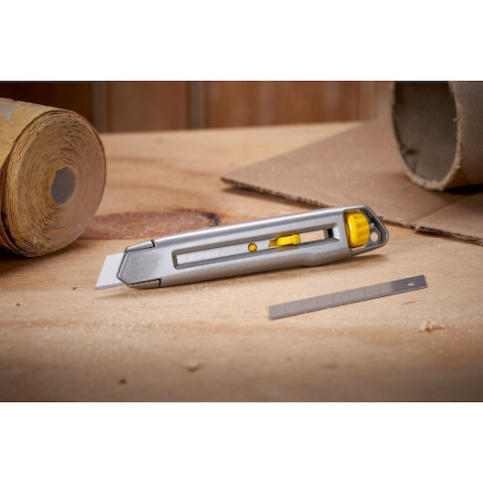 Stanley 18mm Interlock Snap-Off Trimming Tool
