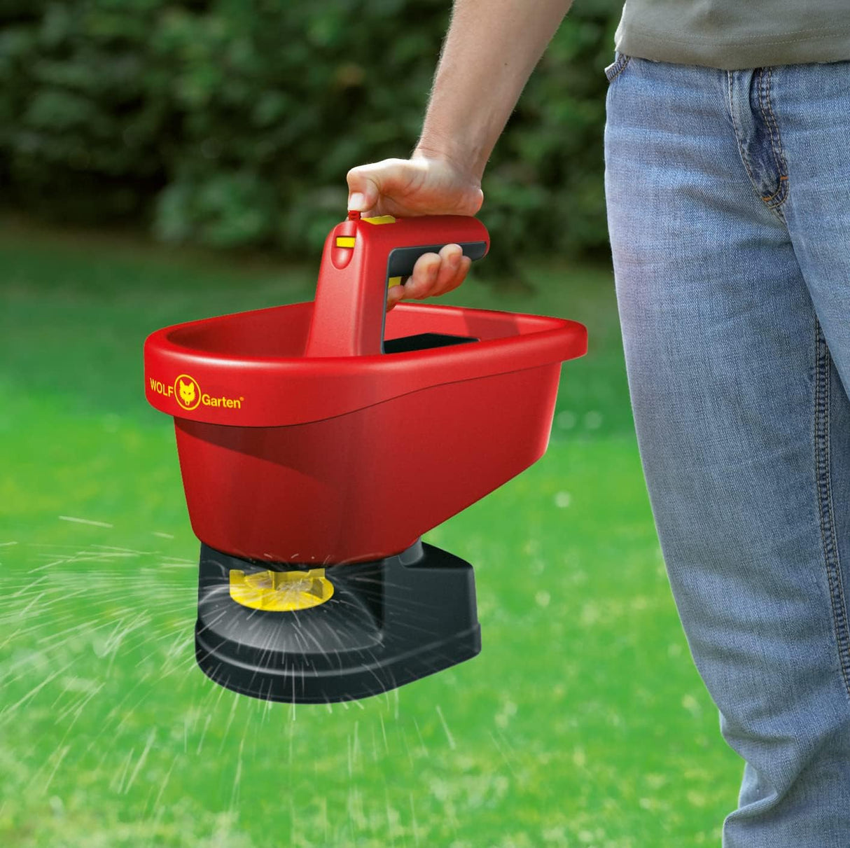 Wolf-Garten "WE-B Hand Spreader, Red/Yellow/Black, 23.5x29.5x30 cm