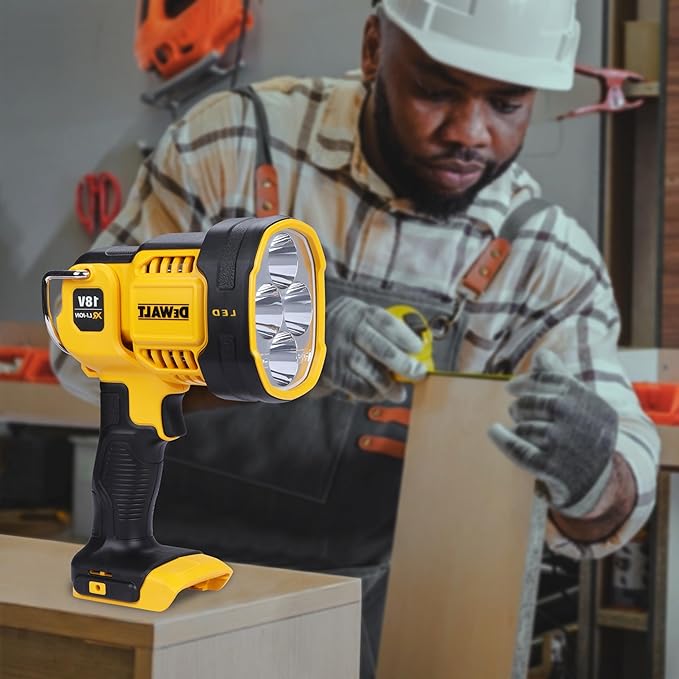 DeWalt DCL043 18V XR LED Spotlight 1000Lm