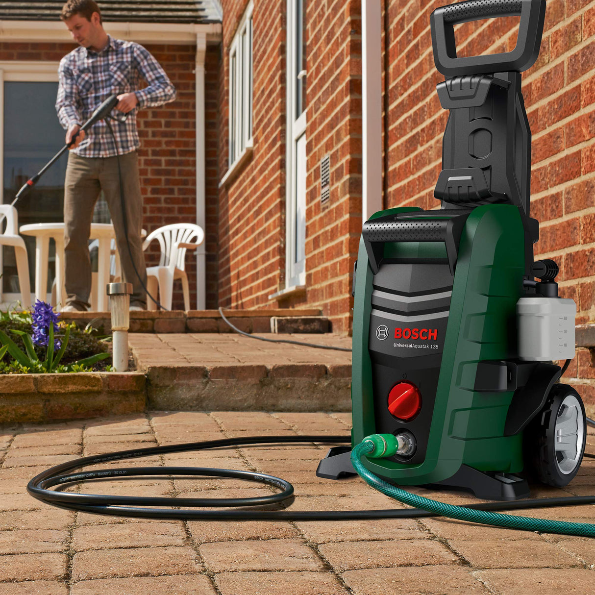 BOSCH Easy Aquatak 100 | 1100-watt Motor | Max Pressure- 100 Bar | High Pressure Washer with Double Filtration | 360° Gun, Self-Priming | Flow Rates up to 270 l/h | 3.1 Kg