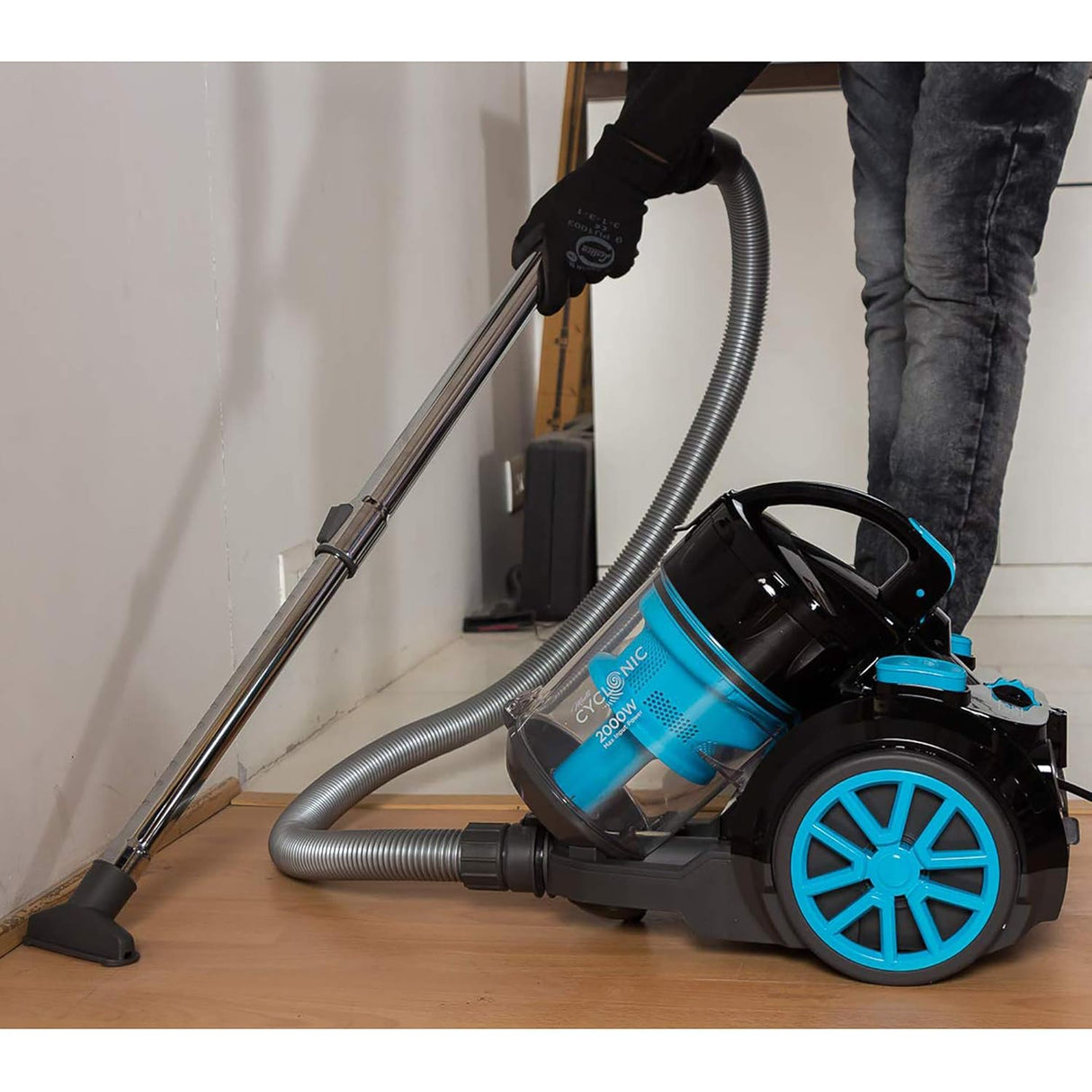 Black+Decker VM2080-B5 2000W Bagless Vacuum Cleaner