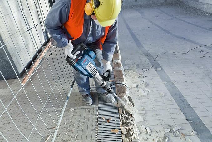 Bosch GSH 11 VC 1700-Watt Demolition Hammer Breaker - Tools Warehouse