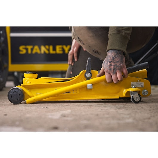 Stanley 2 Ton Hydraulic Trolley / Floor Jack